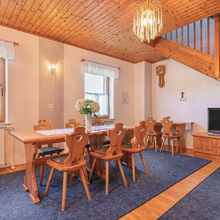 Počitniška hiša Family Friendly House Marija - Happy *