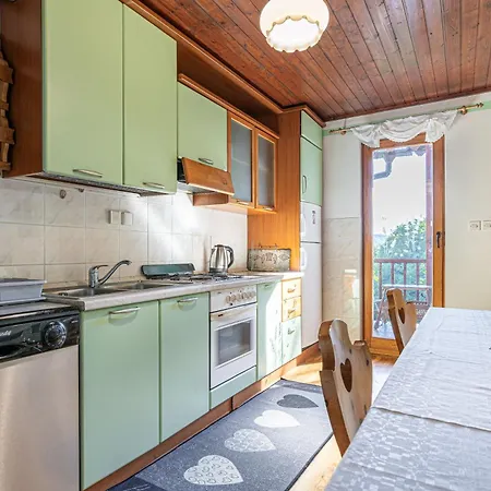 Počitniška hiša Family Friendly House Marija - Happy *